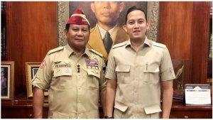 prabowo-subianto-bersama-satu-di-antara-sekretaris-pribadinya-rizky-irmansyah.jpg