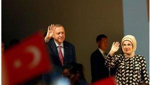 presiden-erdogan-dan-istrinya-emine-erdogan.jpg