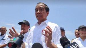 presiden-jokowi-ketika-diwawancara-usai-meresmikan-tambak-budidaya-udang-berbasis-kawasan.jpg