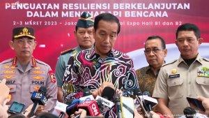 presiden-jokowi-memberikan-keter.jpg