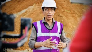presiden-jokowi-resmikan-smelter-nikel-di-konawe_20211228_085604.jpg