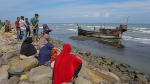 ratusan-pengungsi-rohingya-terdampar-di-aceh_20221227_144409.jpg