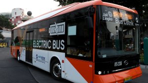 rencana-penambahan-bus-listrik-transjakarta_20220927_191940.jpg