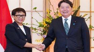 retno-marsudidan-yoshimasa-hayashi-nih3.jpg