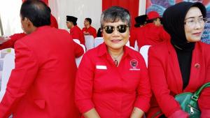 ribka-tjiptaning-merah_20160817_134826.jpg
