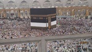 ribuan-jemaah-calon-haji-sedang-melakukan-umrah-tawaf-di-kabah-masjidil-haram.jpg