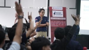sandiaga-bicara-rocket.jpg