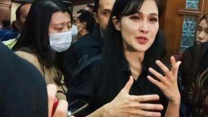 sandra-dewi-saksi12.jpg