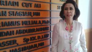 sekretaris-pansel-calon-anggota-kompolnas-yenti-ganarsih_20160215_172830.jpg