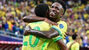 selebrasi-vinicius-junior-dan-savinho-di-copa-america-2024-lawan-paraguay.jpg