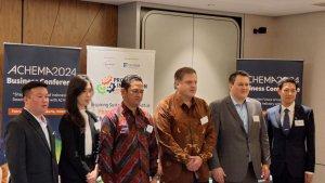 shaw-tan-senior-sales-manager-constellar-gabrielle-glenda-yauwira-business.jpg