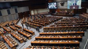 sidang-paripurna-dpr-pengesahan-anggota-komnas-ham-2022-2027_20221004_135339.jpg