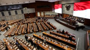 sidang-paripurna-dpr-ri-sahkan-ruu-kesehatan-menjadi-uu_20230711_165153.jpg