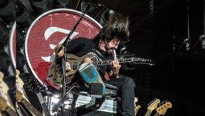 singgasana-dave-grohl.jpg