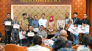siti-fauziah-lomba-jurnalistik-MPR-2025.jpg