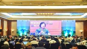 siti-nurbaya-menyampaikan-pesan-pada-pertemuan-nasional-result-based-payment.jpg