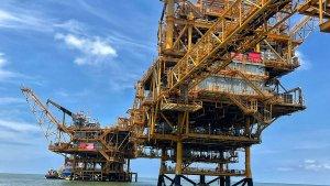 skk-migas-pertamina-pengeboran-minyak-lepas-pantai-rig.jpg