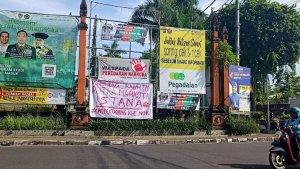 spanduk-tolak-gibran-di-bali.jpg