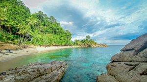 spot-pantai-werahung-hukurila-kota-ambon-maluku.jpg