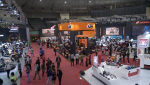 suasana-pameran-motor-terbesar-indonesia-imos-2018_20181105_164754.jpg