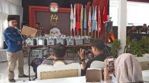 suasana-rapat-pleno-terbuka-rekapitulasi-kpud-kendal.jpg