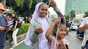 suster-lily-cij-asal-ambon-maluku-dan-ocha-beserta-dua-anaknya.jpg