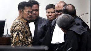 syahrul-yasin-limpo-dituntut-12-tahun-penjara_20240628_194502.jpg