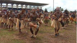 tarian-masyarakat-adat-nusantara-papua.jpg