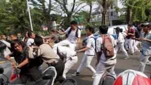 tawuran-pelajar_20150211_234508.jpg