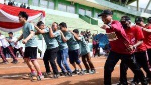 terompah-panjang-juga-diperlombakan.jpg