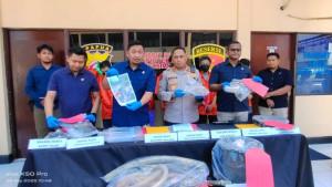 tersangka-kasus-dugaan-tambang-emas-ilegal-di-Kabupaten-Keerom-Papua.jpg