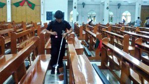 tim-jibom-polda-riau-sterilisasi-gereja-di-pekanbaru_20161225_103329.jpg