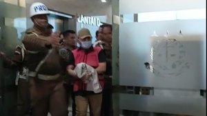 ujang-iskandar-resmi-ditahan-oleh-kejaksaan-agung.jpg
