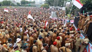 unjuk-rasa-kepala-desa-tuntut-perpanjang-masa-jabatan_20230117_171911.jpg