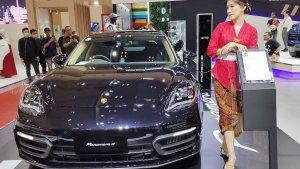 usher-di-giias-yang-mengenakan-kebaya-di-momen-hut-ke-78-ri-di-giias-20231.jpg