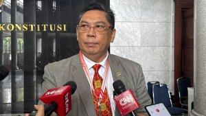 utut-pdip-di-gedung-mk.jpg