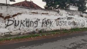 vandalisme-di-rembang-dukung-KPK-tuntaskan-korupsi-kuota-haji.jpg