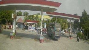 video-cctv-bus-tabrak-petugas-spbu-di-ogan-ilir.jpg
