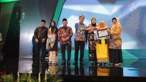 wakil-menteri-agama-wamenag-saiful-rahmat-dasuki-beri-penghargaan-penyuluh-agama-islam-pai.jpg