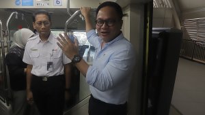 wamen-bumn-uji-coba-lrt-jabodebek_20230821_195844.jpg