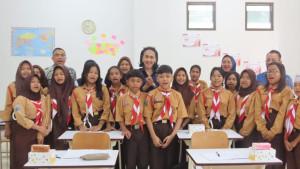 wamen-christina-sekolah-rakyat.jpg