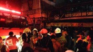 warung-makan-soto-seger-bu-sri-di-depan-mall-gandaria-city-kebakaran.jpg