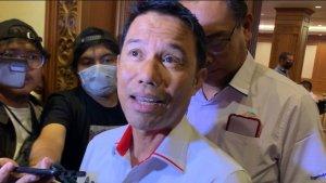 yunus-nusi-saat-jeda-rapat-dengan-pemilik-klub-liga-1-dan-pt-lib.jpg