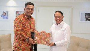 zainudin-amali-menerima-audiensi-ketua-umum-pengurus-besar-persatuan-menembak.jpg