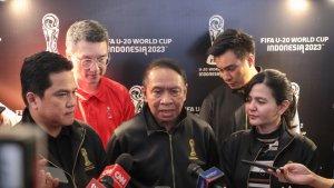 zainudin-amali-saat-diwawancarai-usia-acara-konferensi-pers-official-licensed-product-fifa-u-20.jpg