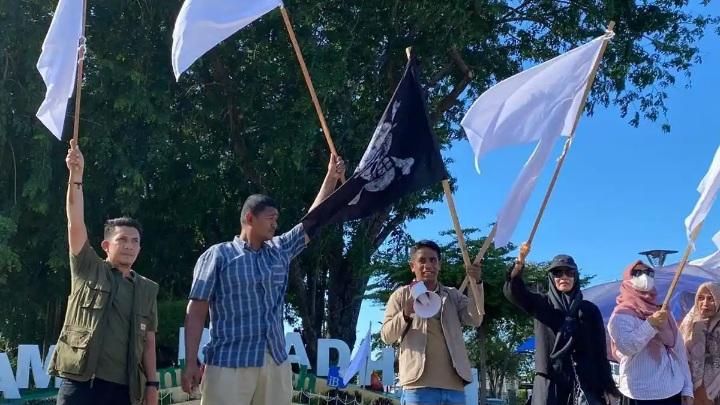 Gubernur Mualem, Mendagri hingga DPR Merespons Pengibaran Bendera Putih di Aceh Pascabencana Banjir