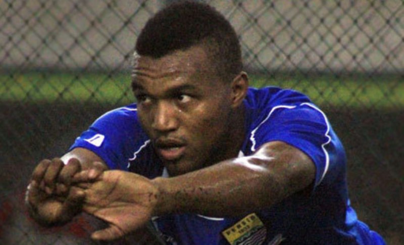 20131204_020930_djibril-coulibaly-perenggangannnn.jpg