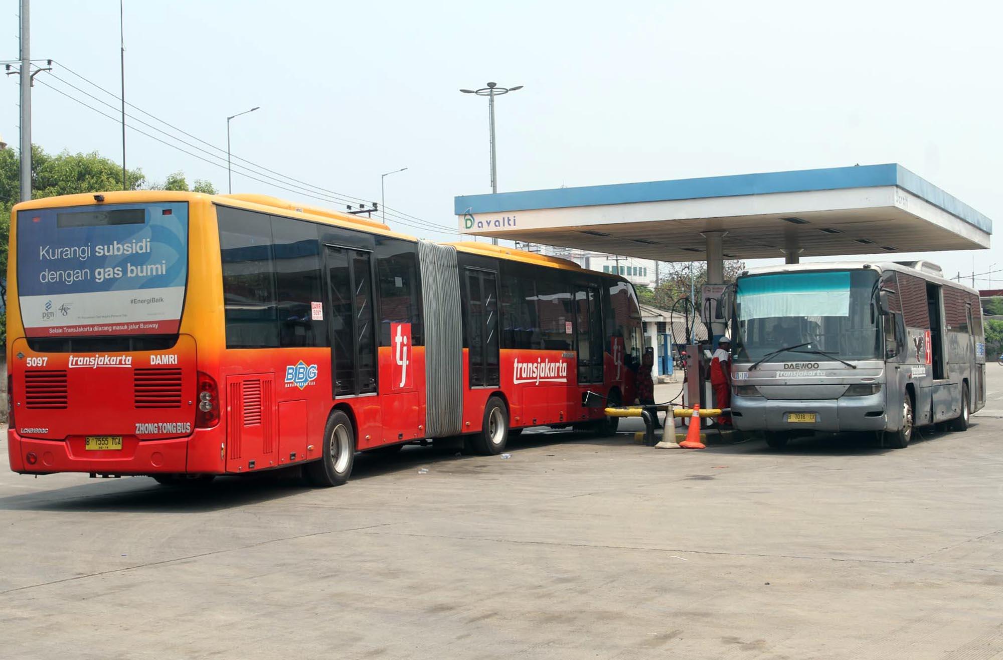 20131208_235718_busway-isi-bahan-bakar-gas-bbg.jpg