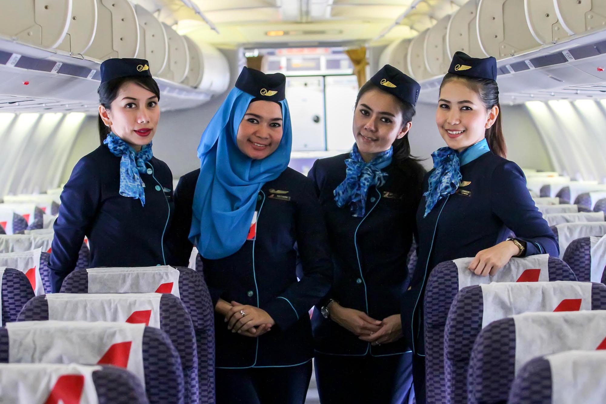 20131212_210005_pramugari-nam-air.jpg
