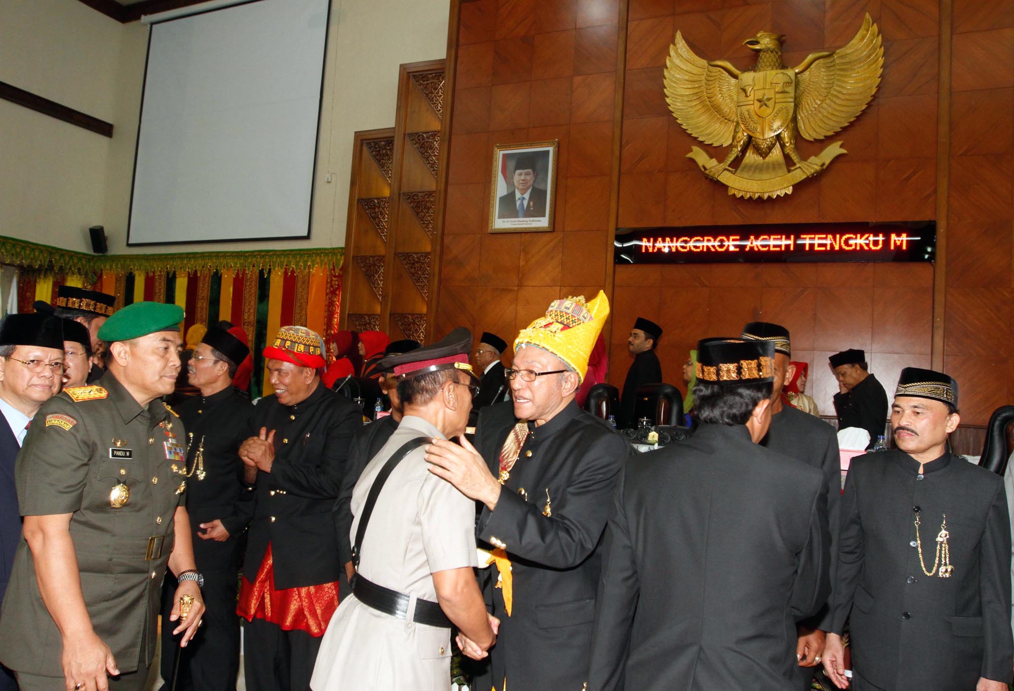 20131216_164155_pengukuhan-wali-nanggroe-aceh-ke-9.jpg